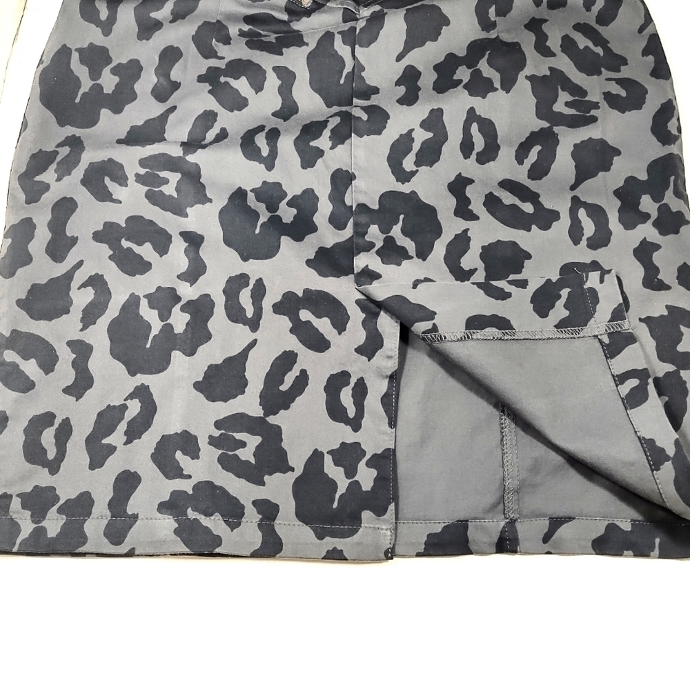 Divided by H&M animal print mini grey and black skirt Size:8 - Picture 5 of 7